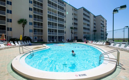 Hol. Surf & Racquet Club 319 4