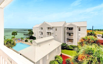 Hermitage By The Bay 305 6