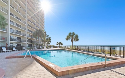 Commodore 1302- Caspian Rose 7