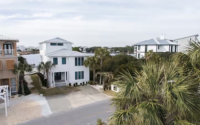 Beachside Villas 131