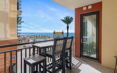 Emerald Grande W222- Rexford's BEACH Retreat 2