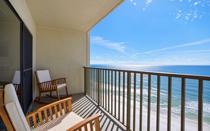 Commodore 1302- Caspian Rose 3