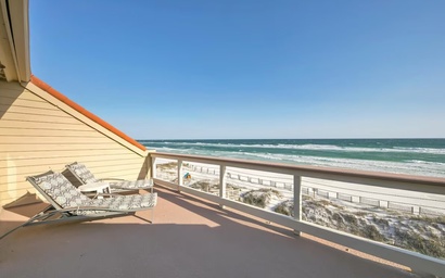 Green Reef #6- Beachfront Bliss 5