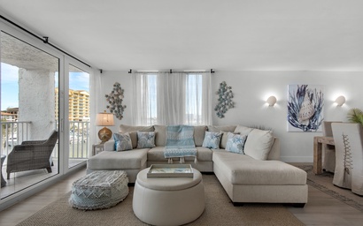 Dolphin Point #401C 7