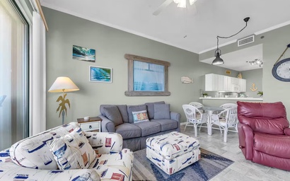 Palm Court Yacht Club 604 8