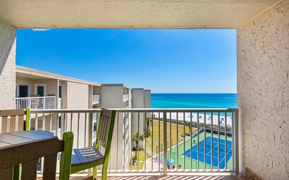 Hol. Surf & Racquet Club 711 2