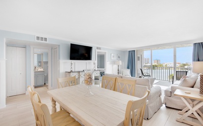 Dolphin Point #404C 8