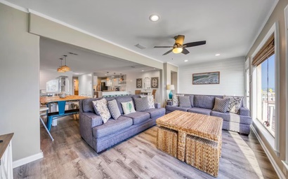 Green Reef #6- Beachfront Bliss 8