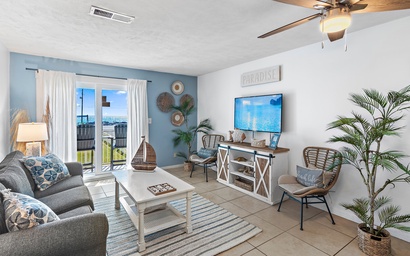 Tradewinds Condominium #28- At the Beach!