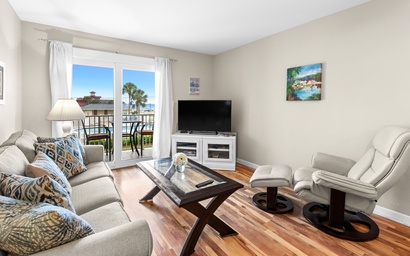 Tradewinds Condominium #25