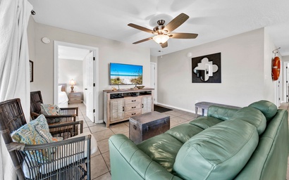 Beachside Villas 823 7