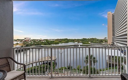 Laketown Wharf 329 2