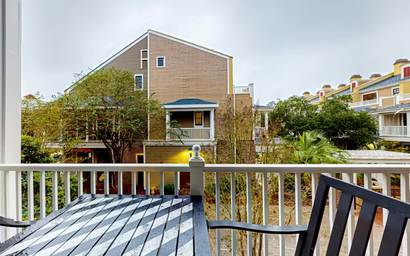 Market Street Inn 248- Beauty by the Bay 2