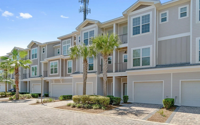 Driftwood Townhomes #3- Liv Salty