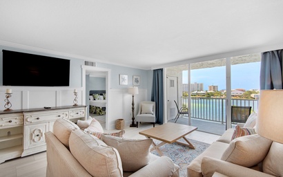 Dolphin Point #404C 7