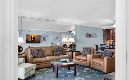 Shoreline Towers 1022 8