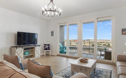 Laketown Wharf 318