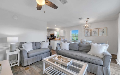 Beachside Villas 933 5