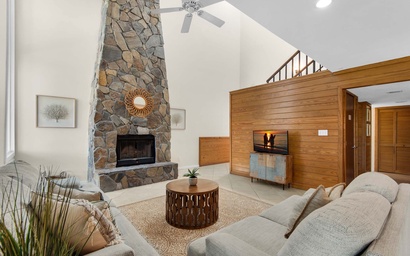 Shoreline Towers Townhouse 4-4 2