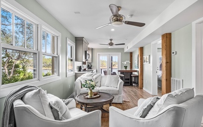 *Lakeside Villa 2