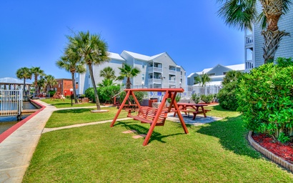 Hermitage By The Bay 305 5