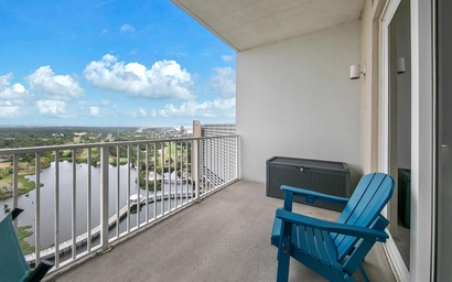 Laketown Wharf 2135 2