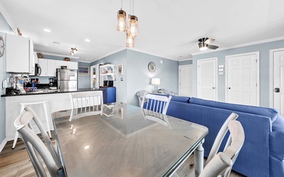 Beachside Villas 611 8