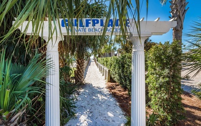 Gulf Place Courtyard 73 6