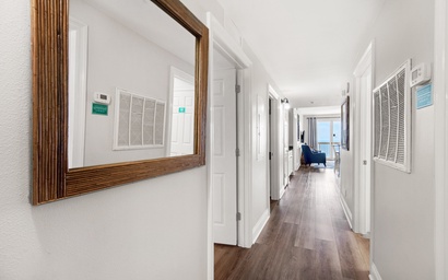 Calypso 2-1502 West 8