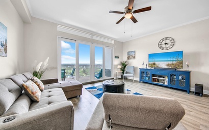 Laketown Wharf 2135
