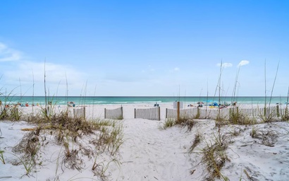 Green Reef #6- Beachfront Bliss 3