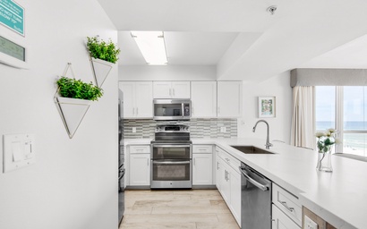 Pelican Beach Resort 501 7