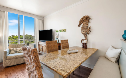 Salty's Six Palms 4A 7