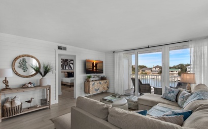 Dolphin Point #401C 8