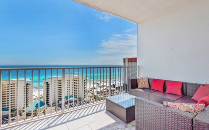 Laketown Wharf 1714 2