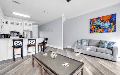 Livin' La Villa Loca 8