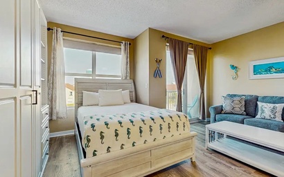 Palm Court Yacht Club 312A - Studio by the Sea 2
