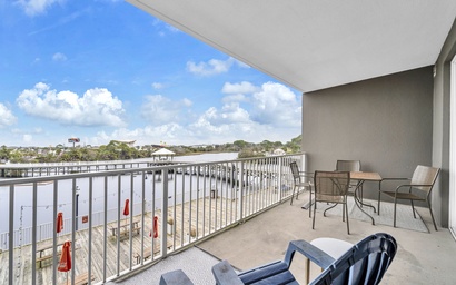 Laketown Wharf 116 2