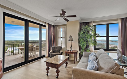 Emerald Grande E810 6