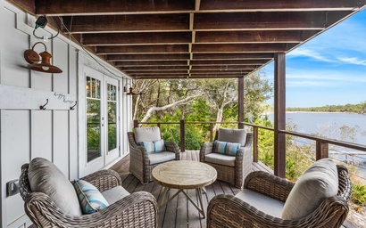 *Lakeside Villa 5