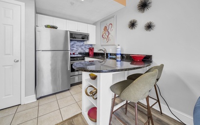 Majestic Beach Towers 1-1209 7