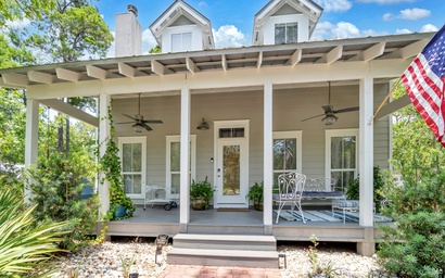 Under the Oaks Cottage in Blue Mountain Beach