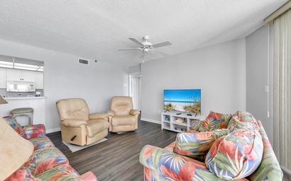 Long Beach Resort 2-1304 8