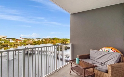 Laketown Wharf 318 2