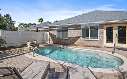 Captain Green's Seaside Retreat 8