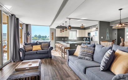 Shoreline Towers 3021 2