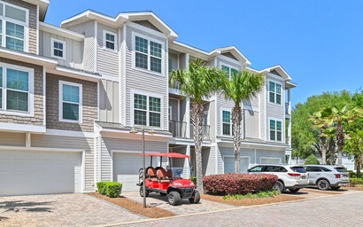 Driftwood Townhomes #3- Liv Salty