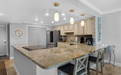 Shoreline Towers 3035 7