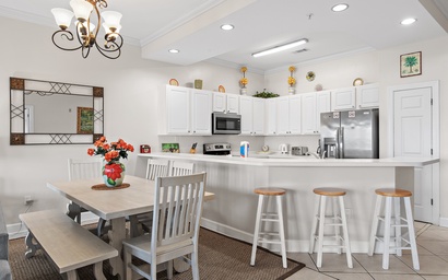 Pavilion Palms 205B 8