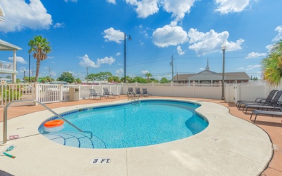 Livin' La Villa Loca 4